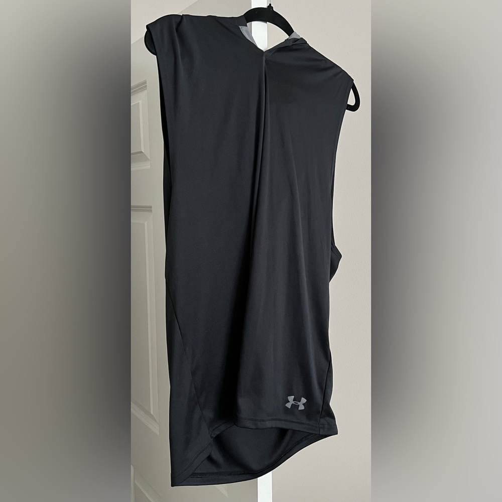 Mens Under Armour Sleeveless Polyester Shirt with Hood